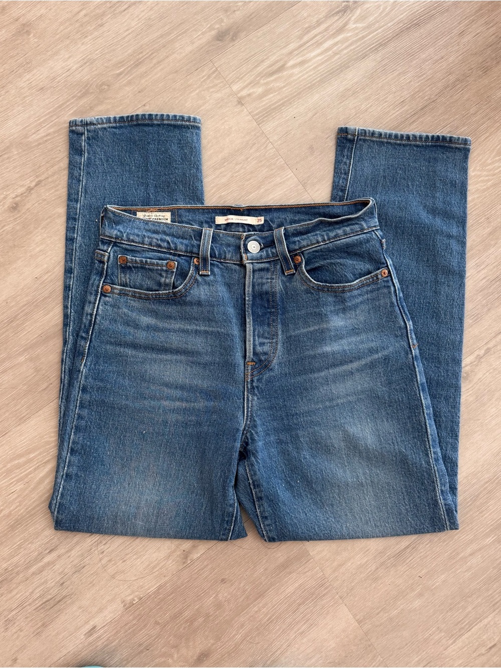 Levi’s Wedgie Straight - 25 - medium blue wash jeans